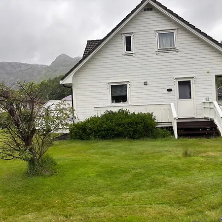 Guest house Eikestua *